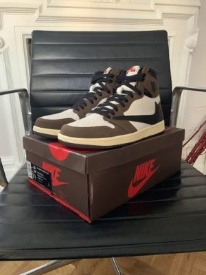 Travis Scott x Air Jordan 1 Retro High OG Mocha photo review