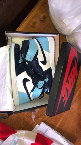 Air Jordan 1 Retro High OG Blue Chill photo review