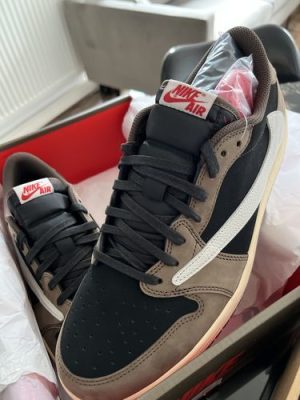 Travis Scott x Air Jordan 1 Low OG Reverse Mocha photo review