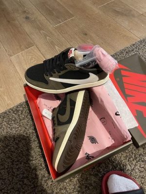 Travis Scott x Air Jordan 1 Low Mocha photo review