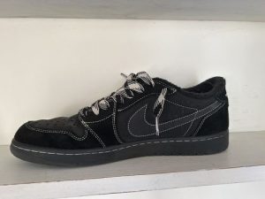 Travis Scott x Air Jordan 1 Low OG SP Black Phantom photo review