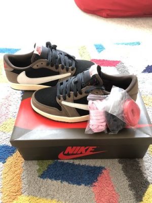 Travis Scott x Air Jordan 1 Low Mocha photo review