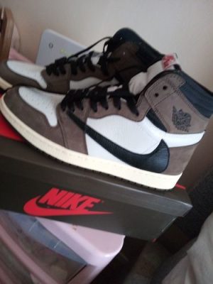 Travis Scott x Air Jordan 1 Retro High OG Mocha photo review