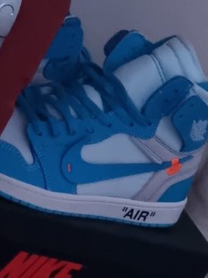 OffWhite x Air Jordan 1 Retro High OG UNC photo review