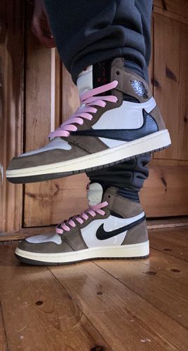 Travis Scott x Air Jordan 1 Retro High OG Mocha photo review