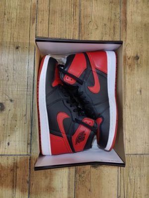 Air Jordan 1 Retro High Banned 2011 photo review