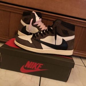 Travis Scott x Air Jordan 1 Retro High OG Mocha photo review