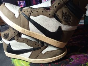 Travis Scott x Air Jordan 1 Retro High OG Mocha photo review