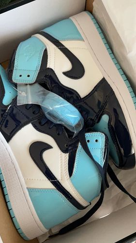 Air Jordan 1 Retro High OG Blue Chill photo review