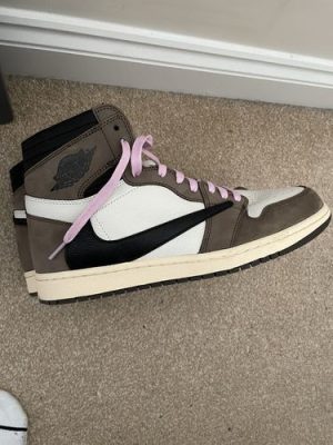 Travis Scott x Air Jordan 1 Retro High OG Mocha photo review